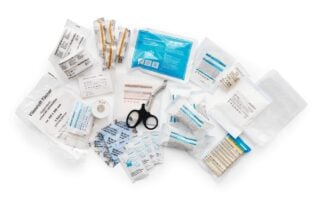 Första hjälpen produkter set L DIN 13157:2021
